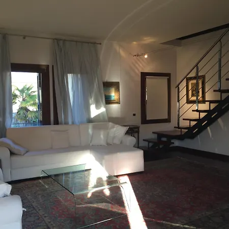Elegante Affascinante In Centro Storico Καόρλε